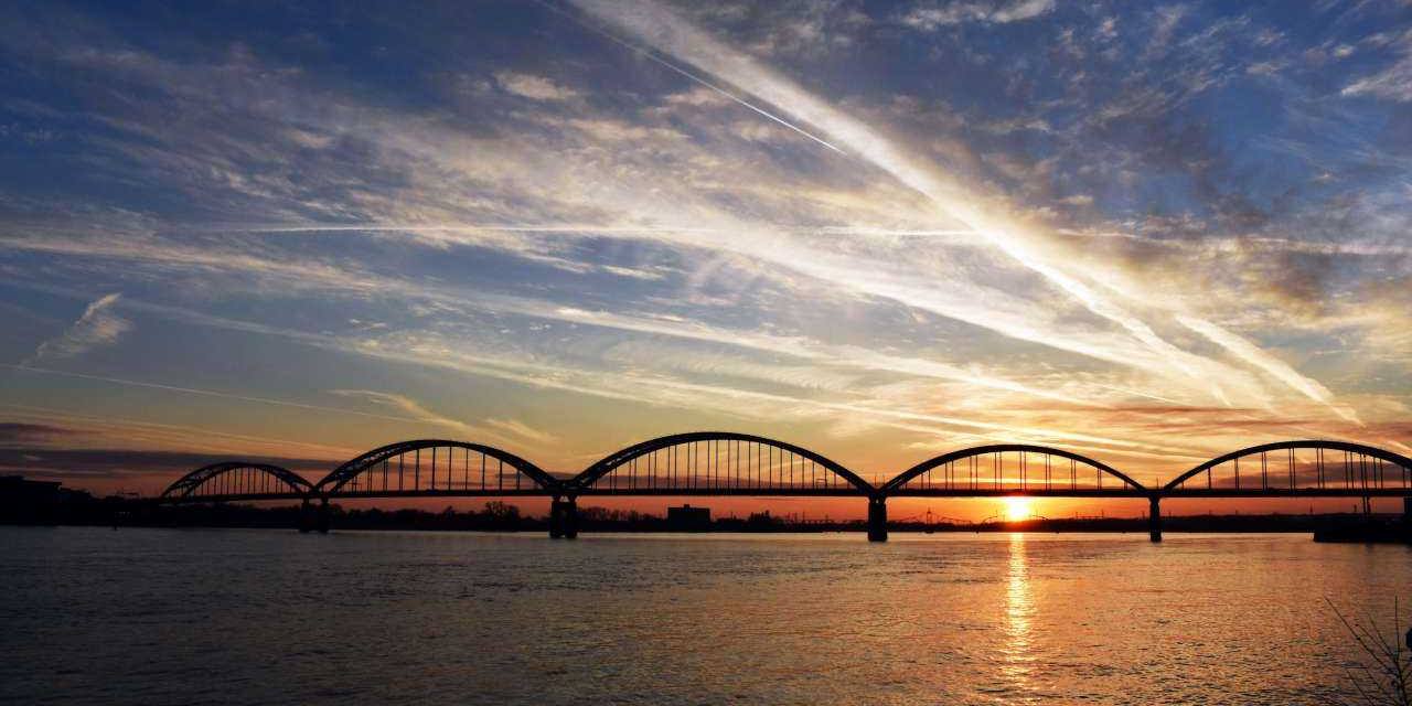 Quad cities bridge