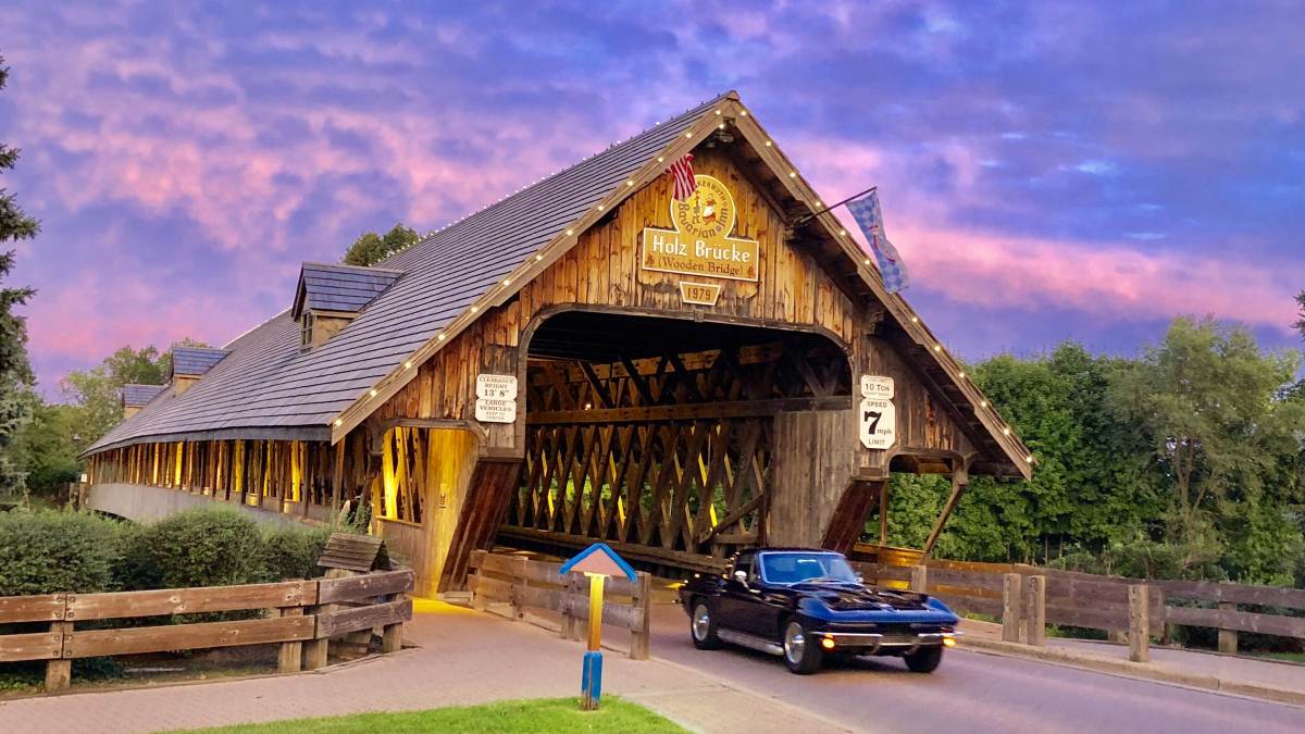Holz-Brücke Wooden Bridge
